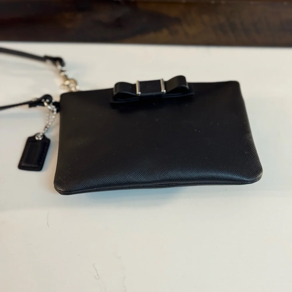 🖤 COACH BLACK DARCY SAFFIANO LEATHER BOW WRISTLET! - Picture 6 of 7